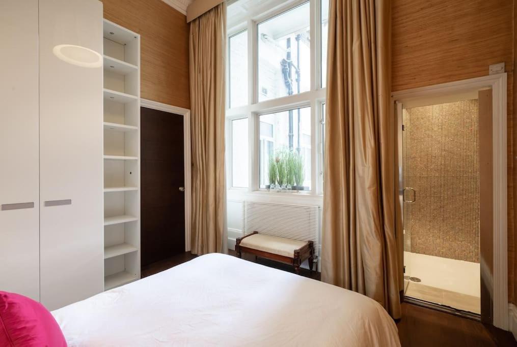Super Knightsbridge 2 Bed Gound Floor Appartement Londen